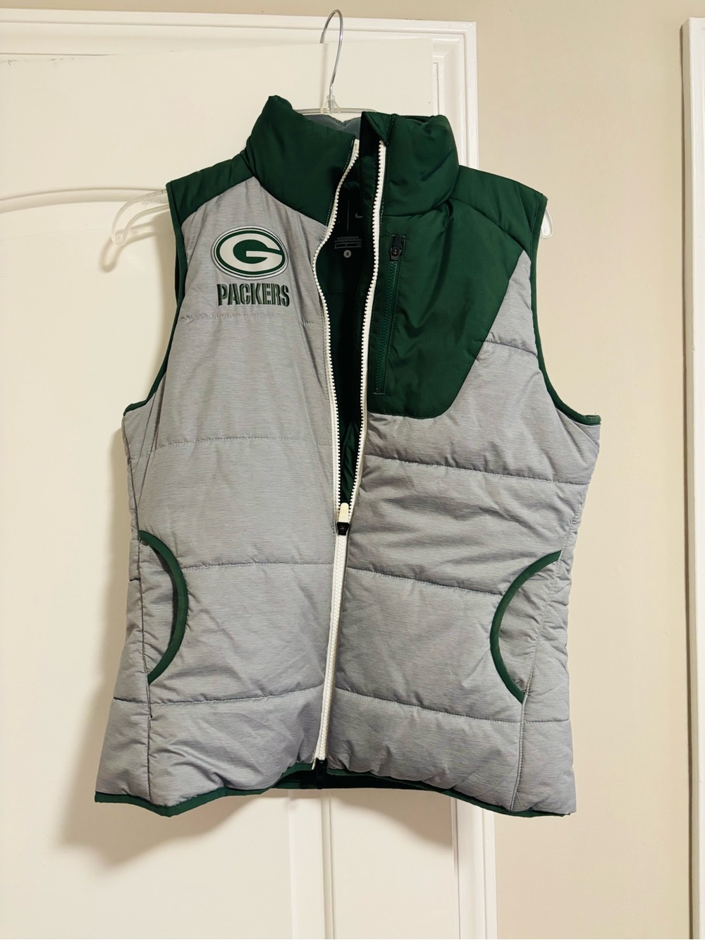 NIKE, NWOT Green Bay Packers Grey & Green Puffer Vest, Size Small
